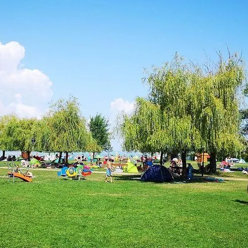 Strandi Apartmanok- Aranyhid Балатонмариафюрдё