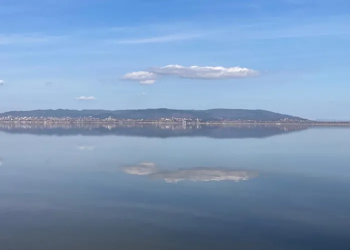 Апартаменты Strandi Apartmanok- Aranyhid